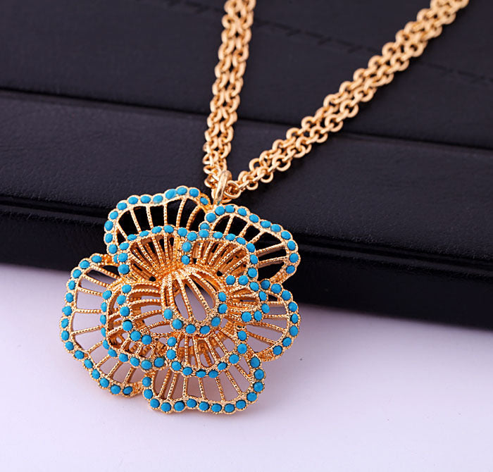 Venta al por mayor de aleación de múltiples capas estrella luna collar